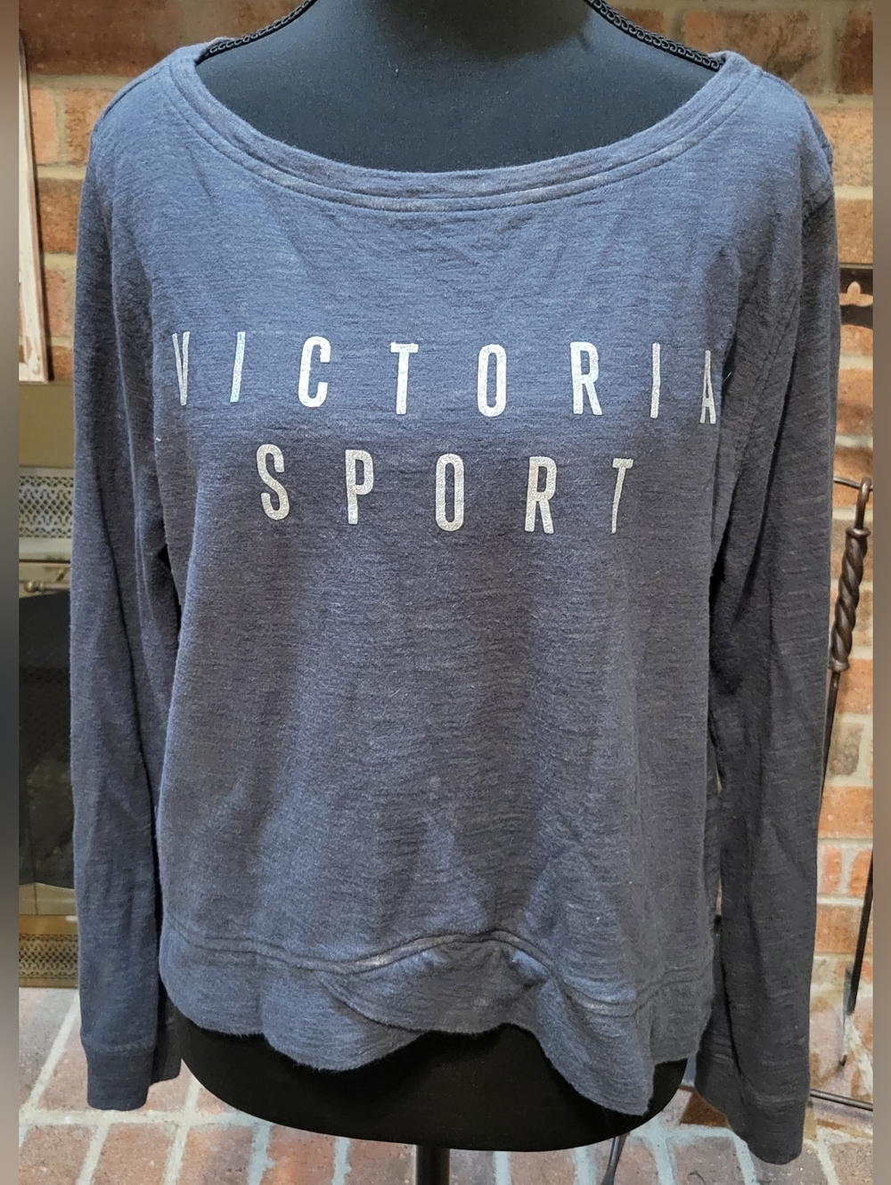 Victoria Sport Gray Long Sleeve Sweatshirt